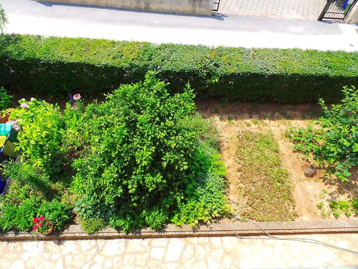 Apartment In Medulin With Four-Bedrooms 1 0*,